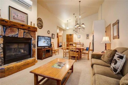 2310 Timberline Lodge, Trappeur's Crossing