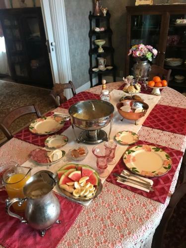 B Street House Bed And Breakfast