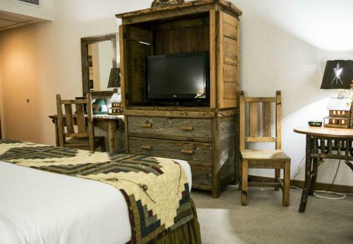 Hotel Abe Martin Lodge & Cabins