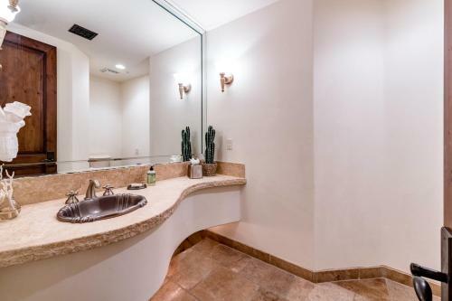 Santa Catalina Estate