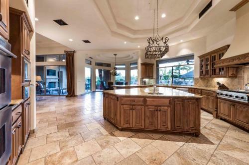 Santa Catalina Estate