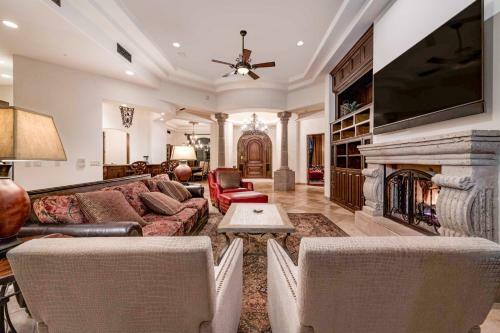 Santa Catalina Estate