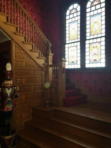 Queen Anne Bed And Breakfast