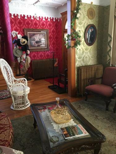 Queen Anne Bed And Breakfast