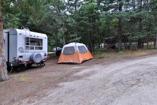Cutty's Hayden Creek Resort