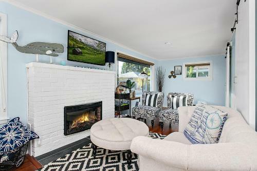 Beach And Boulevard Bungalow On Sundin Beach
