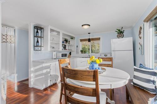 Beach And Boulevard Bungalow On Sundin Beach