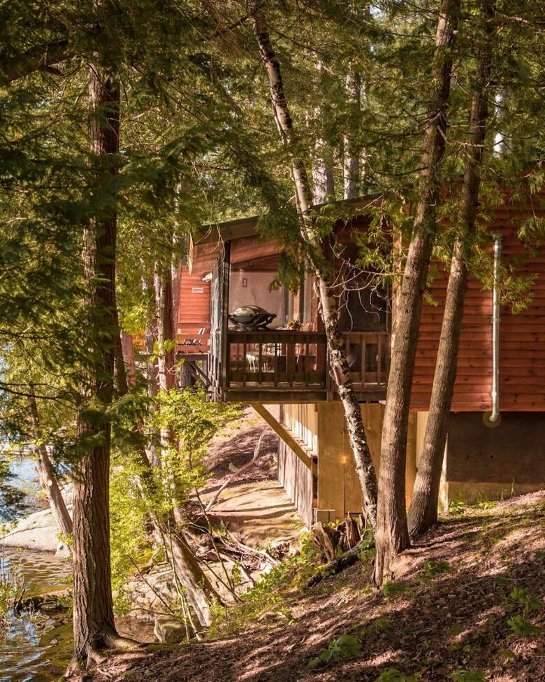 Motel Long Lake And Cottages Llc