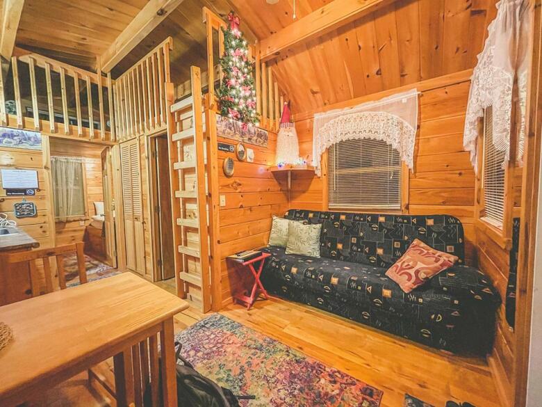 Motel Long Lake And Cottages Llc