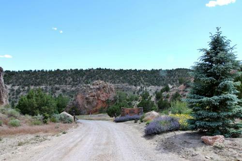 Hotel Hidden Canyon Retreat