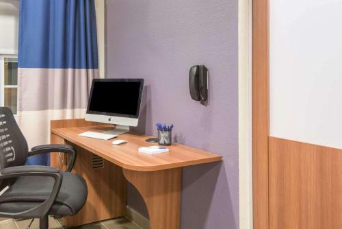 Hotel Microtel Inn & Suites By Wyndham Cadiz
