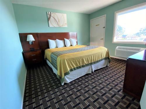 Hotel Lakes Inn