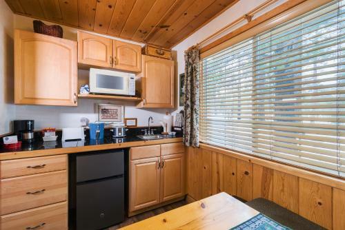 Bed & Breakfast Fireside Lodge