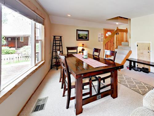 1419 Friant Ct Home