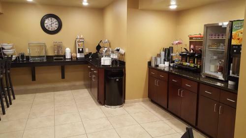 Hotel Cobblestone Inn & Suites - Cambridge