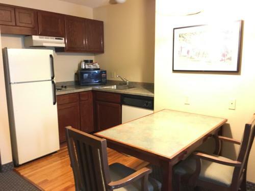 Hotel Norwood Inn And Suites Chaska