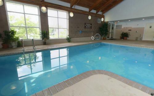 Hotel Norwood Inn And Suites Chaska