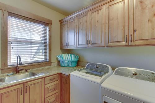 Sunriver Luxury Caldera Home With Golf Course Views
