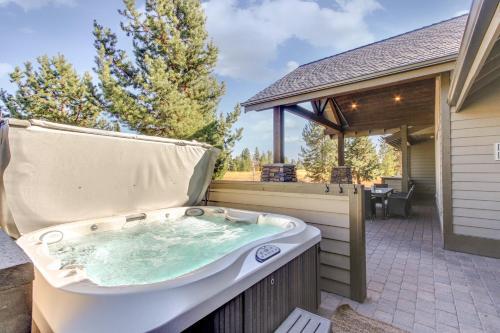 Sunriver Luxury Caldera Home With Golf Course Views