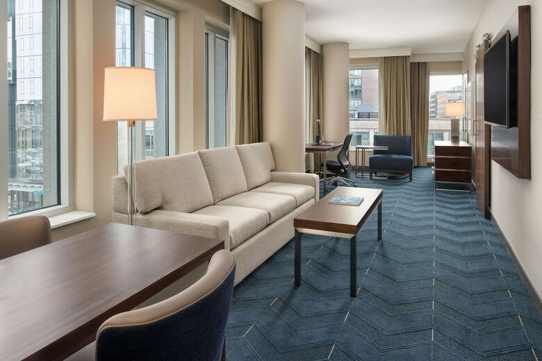 Hotel Embassy Suites By Hilton Seattle Downtown Pioneer Square