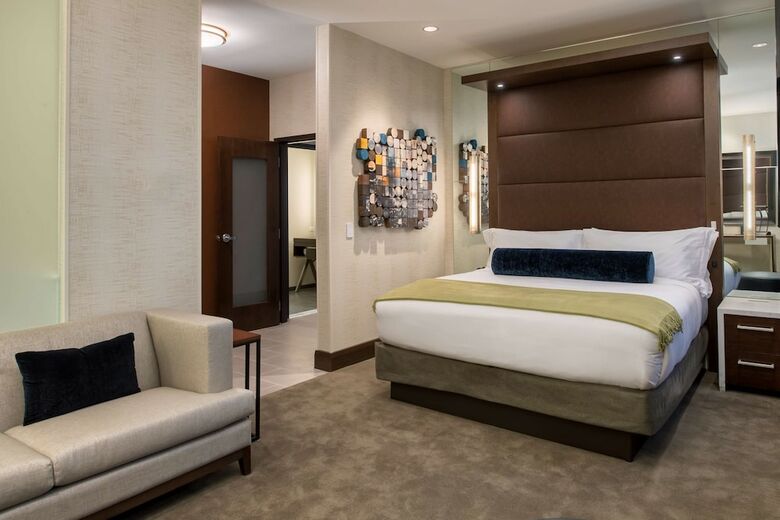 Hotel Embassy Suites By Hilton Seattle Downtown Pioneer Square