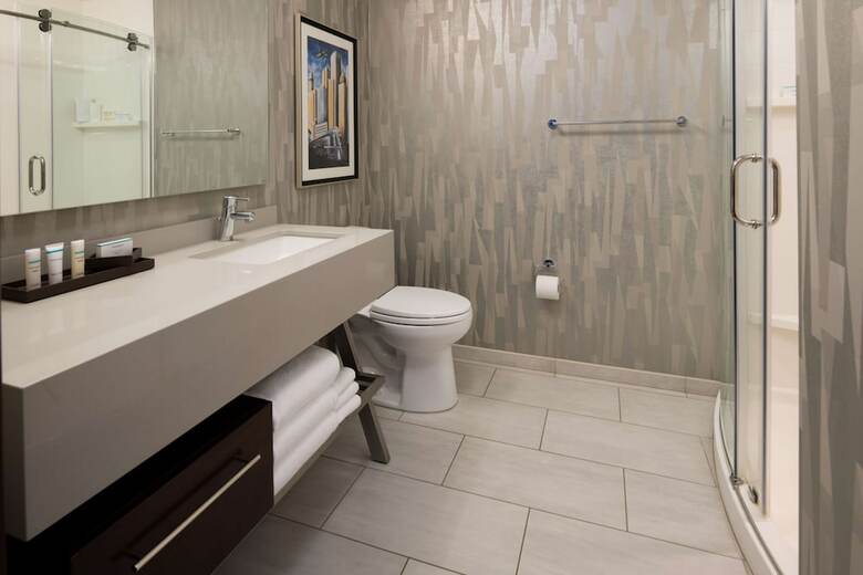Hotel Embassy Suites By Hilton Seattle Downtown Pioneer Square