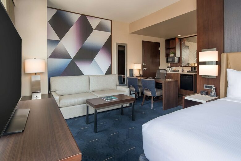 Hotel Embassy Suites By Hilton Seattle Downtown Pioneer Square