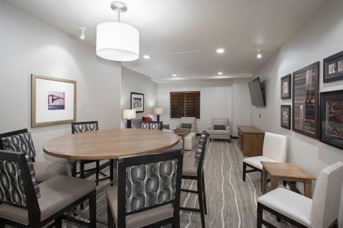 Hotel Staybridge Suites Rapid City - Rushmore
