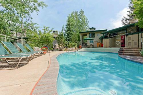 Carriage Apartment 135