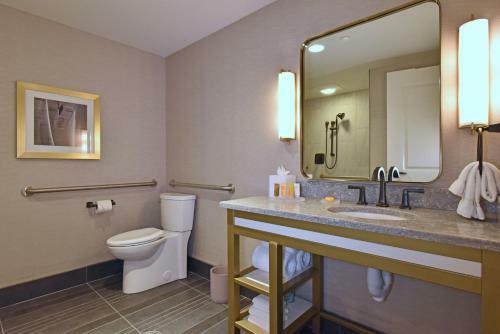 Tiverton Casino Hotel