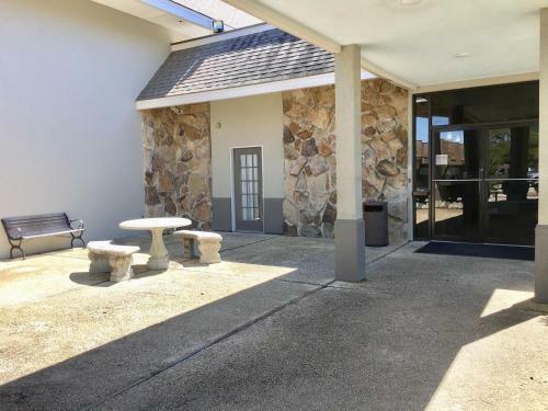 Travelers Rest Motel
