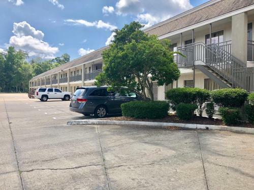 Travelers Rest Motel