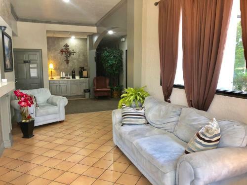 Travelers Rest Motel
