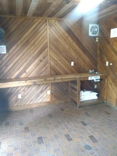 Kootenai Valley Motel