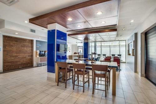 Hotel Holiday Inn Express & Suites - Denton South