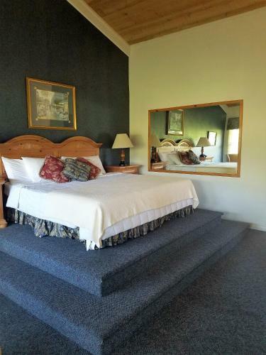 Posada High Meadows Inn