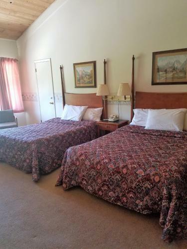 Posada High Meadows Inn
