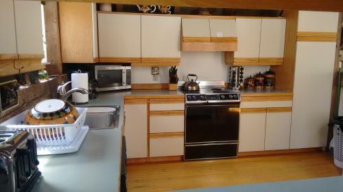 Bed & Breakfast Lodge At Millstone Hill