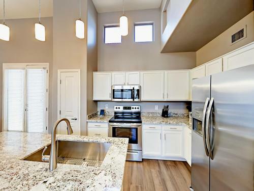 Apartamento 15221 Clubgate Drive Condo Unit 2104