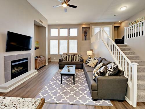Apartamento 15221 Clubgate Drive Condo Unit 2104
