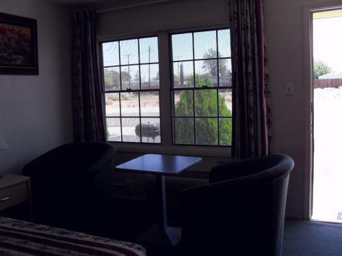 Motel Budget Inn Of Boron