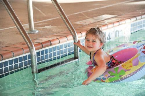 Motel River Valley Inn & Suites