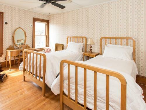 Bed & Breakfast The 1906 House And Carriage Barn