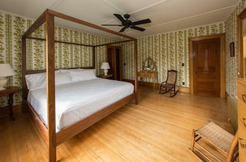 Bed & Breakfast The 1906 House And Carriage Barn