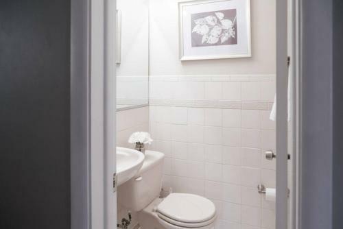 Beautiful Home! 25 Minutes To Downtown Chicago