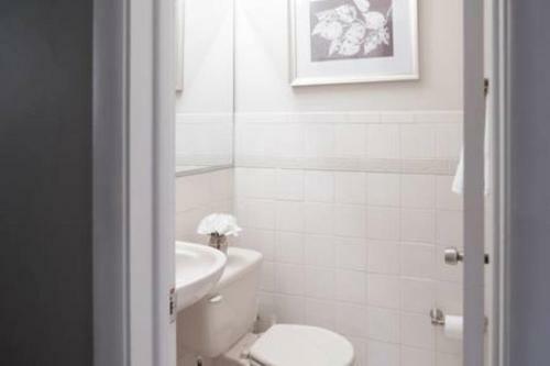 Beautiful Home! 25 Minutes To Downtown Chicago