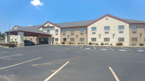 Hotel Hiway Inn Express & Suites