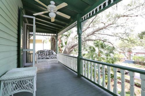 Bed & Breakfast Historic Sevilla House (Adults Only)