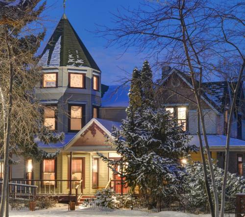 Bed & Breakfast Berthoud Inn & Events