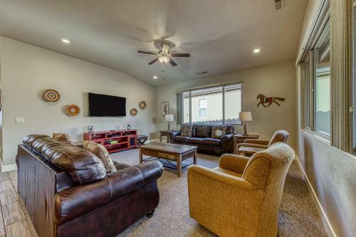 Red Rock Ranch Retreat: Paradise Village #10